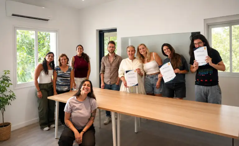 Un cours d'hébreu en présentiel à l'oulpan Integraliah de Tel-Aviv